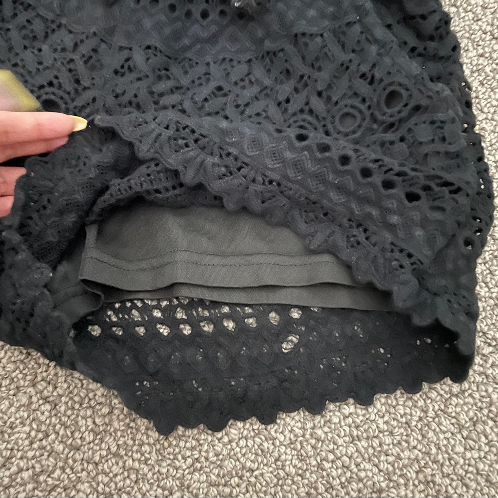 Black crochet shorts - Picture 4 of 4